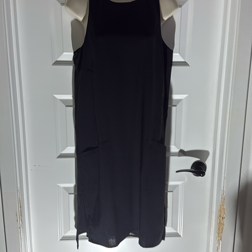 Lululemon black dress with pockets